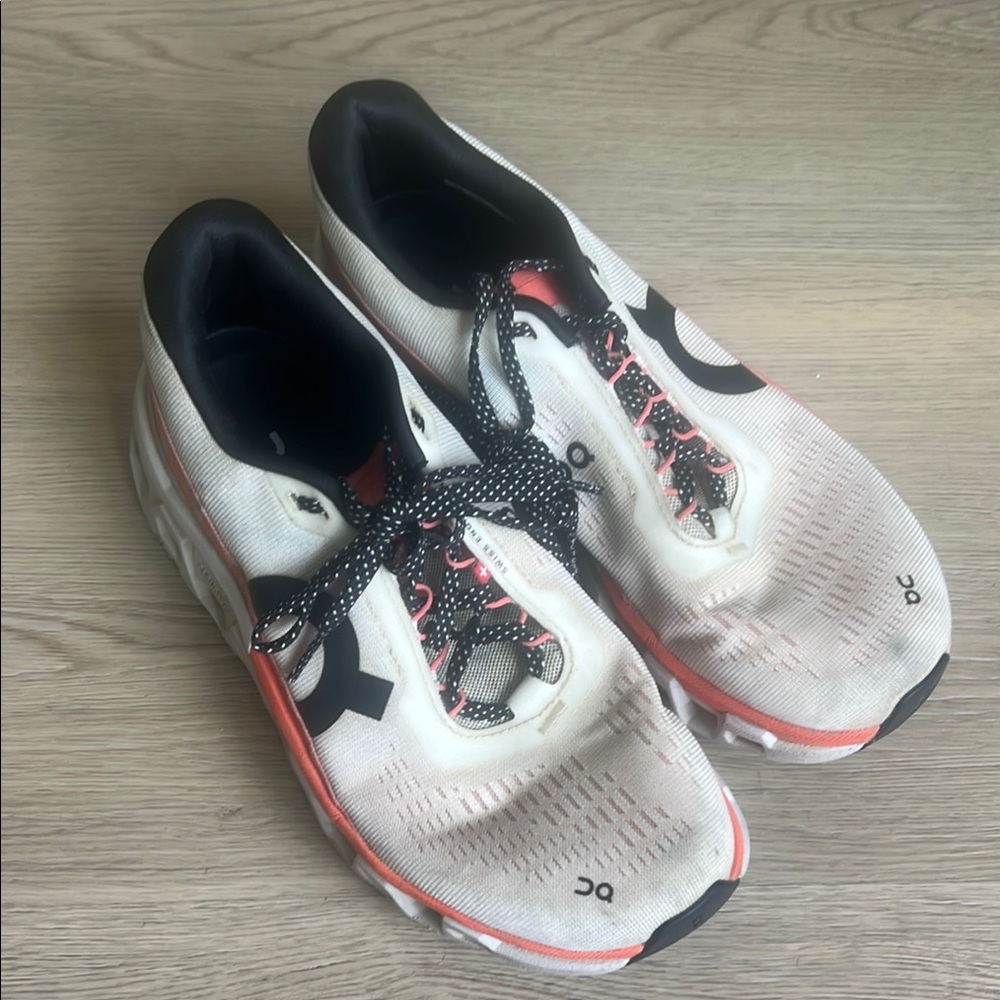 On Running CloudMontser 2 - undyed flame